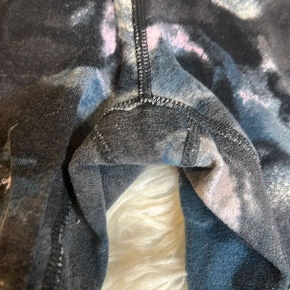 New Balance Multicolored Mesh Leggings - Picture 9 of 13